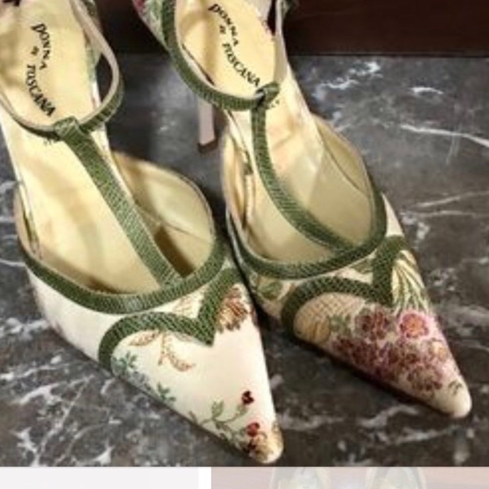 Donna Di Toscana  Italian tapestry